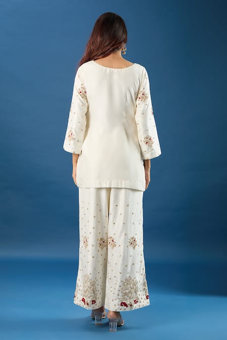 Samyukta Singhania Butti Embroidered Kurta Set