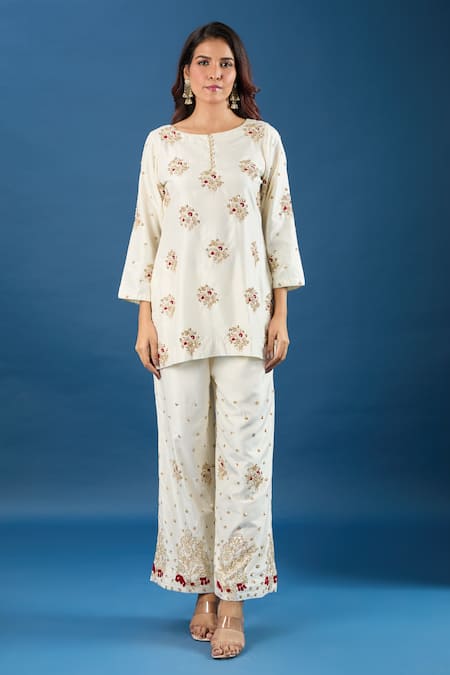 Samyukta Singhania Cream Silk, Organza Zari, Sequins, Pearls, Embroidery Round Butti Kurta Set at Aza Fashions Samyukta Singhania_Cream Silk, Organza Zari, Sequins, Pearls, Embroidery Round Butti Kurta Set _at_Aza_Fashions