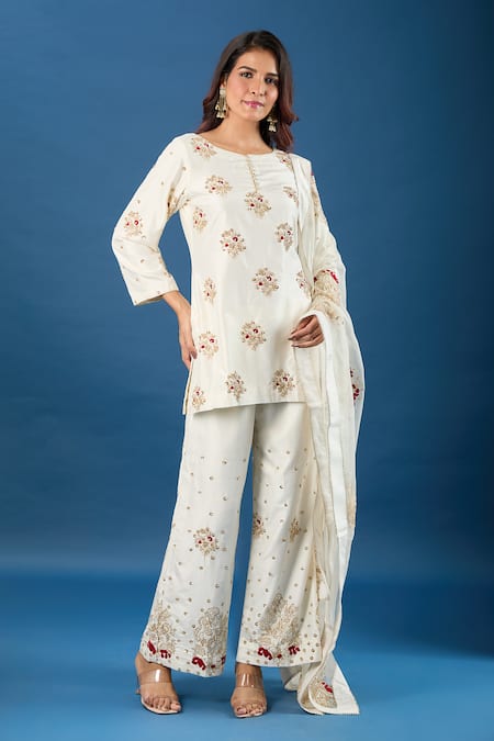 Buy Samyukta Singhania Cream Silk, Organza Zari, Sequins, Pearls, Embroidery Round Butti Kurta Set Buy_Samyukta Singhania_Cream Silk, Organza Zari, Sequins, Pearls, Embroidery Round Butti Kurta Set