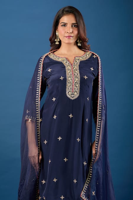 Buy_Samyukta Singhania_Navy Silk, Organza Embroidery, Zari, Stones Split V-neck Butti Kurta Set