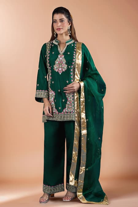 Samyukta Singhania Green Silk, Organza Zari, Embroidery, Pearls, Sequins Split Floral Kurta Set 