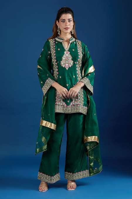 Samyukta Singhania_Green Silk, Organza Zari, Embroidery, Pearls, Sequins Split Floral Kurta Set _Online_at_Aza_Fashions