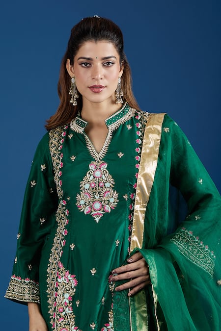 Buy_Samyukta Singhania_Green Silk, Organza Zari, Embroidery, Pearls, Sequins Split Floral Kurta Set _Online_at_Aza_Fashions