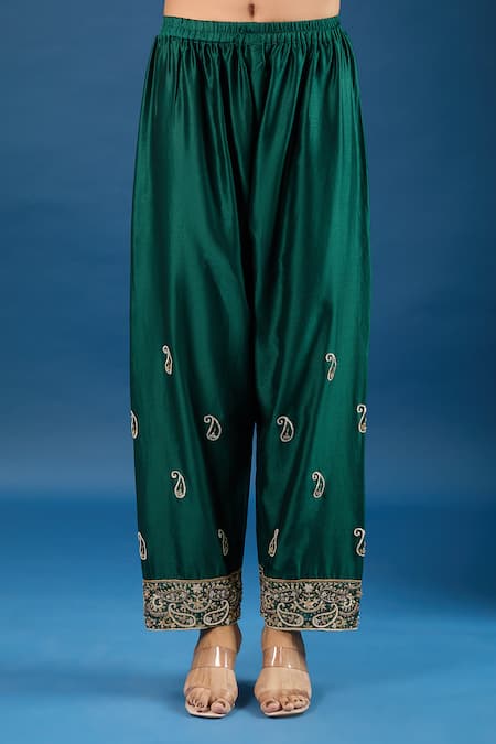 Samyukta Singhania_Green Crepe, Chanderi, Organza Embroidery, Sequins, Pearls, Zari Yoke Kurta Set _at_Aza_Fashions