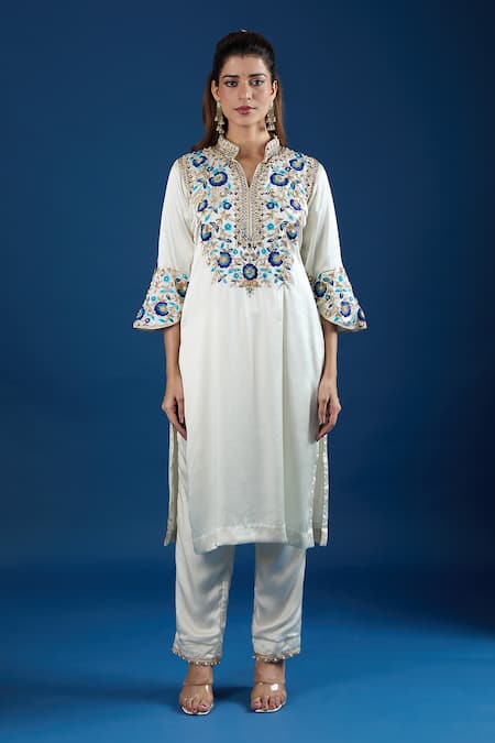 Buy_Samyukta Singhania_Off White Satin, Organza Embroidery, Sequins, Zari Mandarin Floral Kurta Set _Online_at_Aza_Fashions