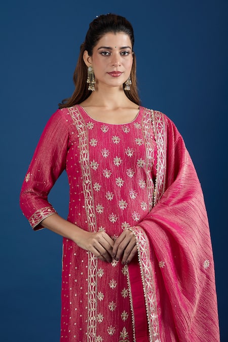 Samyukta Singhania Pink Crinkle, Crepe Embroidery, Sequins, Zari Round Neck Floral Kurta Set at Aza Fashions Samyukta Singhania_Pink Crinkle, Crepe Embroidery, Sequins, Zari Round Neck Floral Kurta Set_at_Aza_Fashions