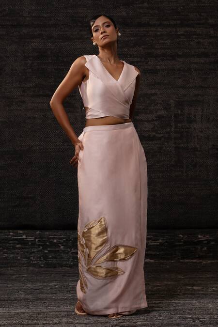 Buy_Eeda_Blush Chanderi Silk Applique V-neck Vest With Skirt 