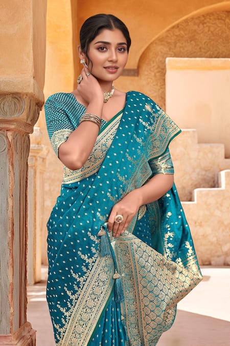 Buy_Samyukta Singhania_Turquoise Silk, Brocade Zari Sweetheart Neck Floral Woven Saree With Blouse _Online_at_Aza_Fashions