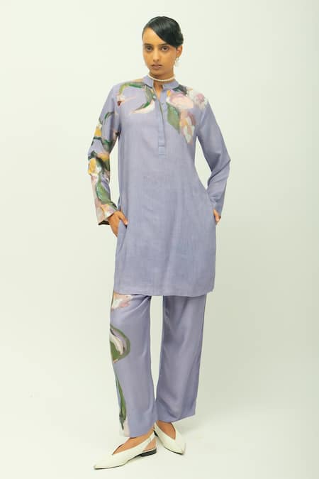OFRIDA Purple Viscose Mandarin Collar Nysa Hand Painted Print Kurta Pant Set 