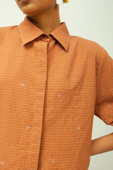 OFRIDA_Brown Beads Collared Mira Cropped Shirt And Pant Set _at_Aza_Fashions