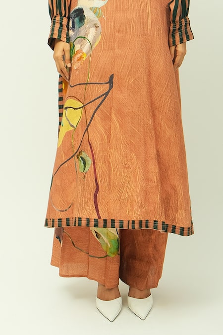 Shop_OFRIDA_Brown Split V-neck Mira Printed Kurta And Pant Set _Online_at_Aza_Fashions