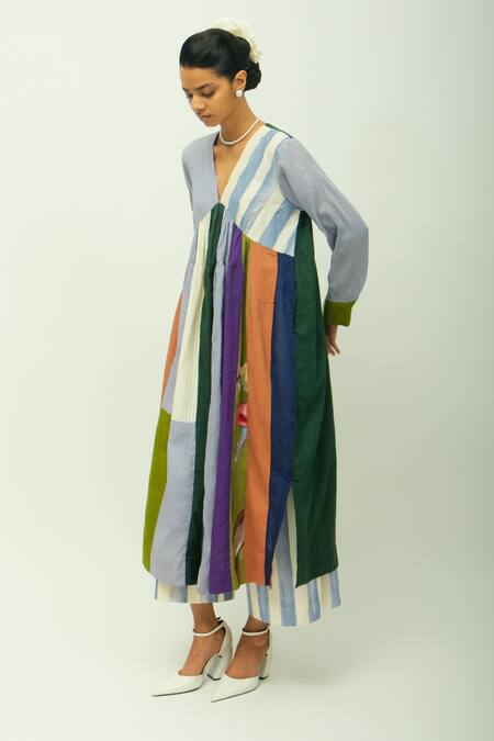 Buy_OFRIDA_Blue Cotton, Viscose, Poplin Embroidery V-neck Papillon Hand Painted Print Dress 