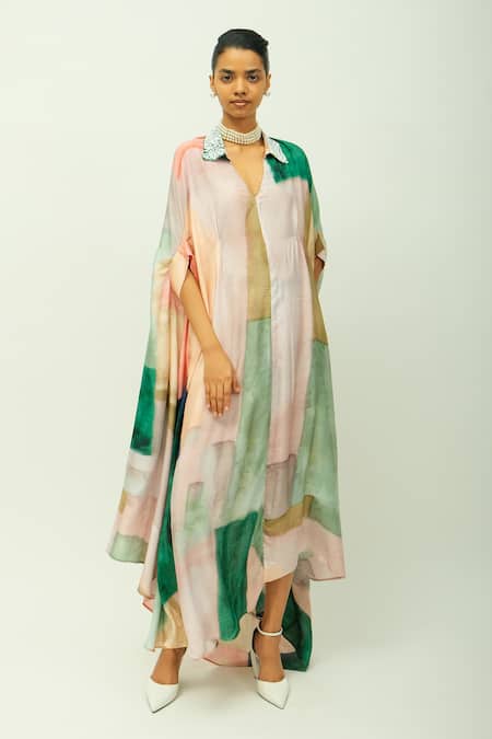 Buy_OFRIDA_Green Muslin, Bemberg Beads Collared, V-neck Azara Hand Painted Print Kaftan _Online_at_Aza_Fashions
