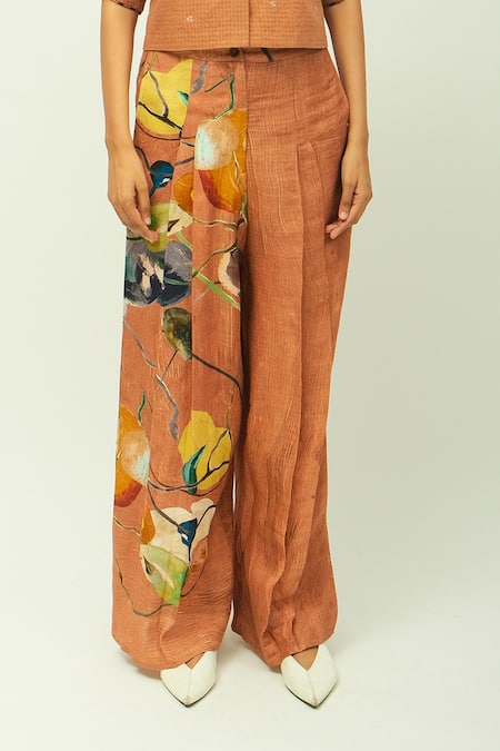 OFRIDA Brown Mira Bloom Hand Painted Print Pant Online at Aza Fashions OFRIDA_Brown Mira Bloom Hand Painted Print Pant _Online_at_Aza_Fashions