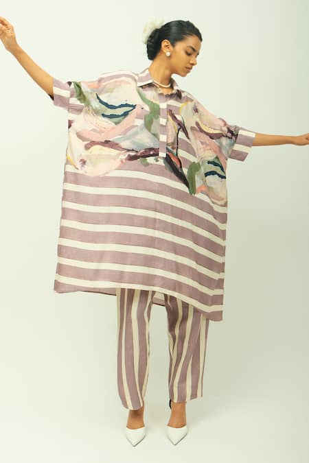 OFRIDA Purple Viscose Collared Melora Hand Painted Print Kurta 