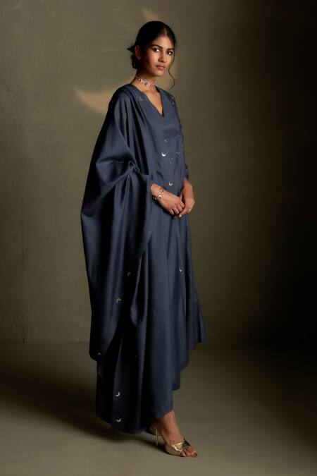 Charkhee Blue Chanderi, Voile Embroidery V-neck Moon Pattern Kurta Set Online at Aza Fashions Charkhee_Blue Chanderi, Voile Embroidery V-neck Moon Pattern Kurta Set _Online_at_Aza_Fashions