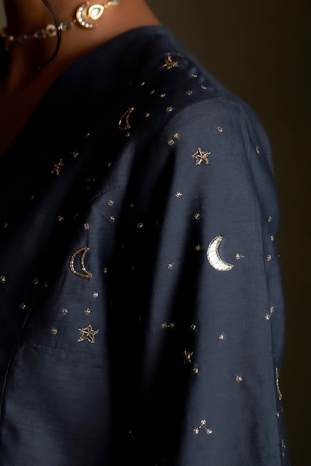 Buy Charkhee Blue Chanderi, Voile Embroidery V-neck Moon Pattern Kurta Set Buy_Charkhee_Blue Chanderi, Voile Embroidery V-neck Moon Pattern Kurta Set