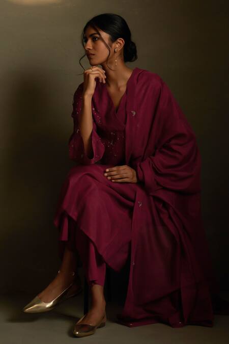 Shop Charkhee Burgundy Chanderi, Voile Embroidery V-neck Moon Pattern Kurta Set Shop_Charkhee_Burgundy Chanderi, Voile Embroidery V-neck Moon Pattern Kurta Set