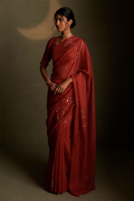 Charkhee Red Chanderi, Voile Embroidery Sweetheart Neck Mul Saree With Blouse 