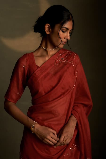Buy_Charkhee_Red Chanderi, Voile Embroidery Sweetheart Neck Mul Saree With Blouse _Online_at_Aza_Fashions
