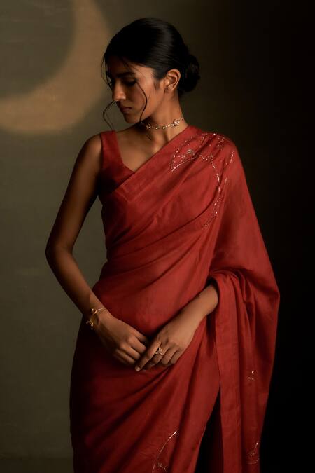 Charkhee Red Chanderi, Voile Embroidery V-, Scoop Mul Saree With Blouse Online at Aza Fashions Charkhee_Red Chanderi, Voile Embroidery V-, Scoop Mul Saree With Blouse _Online_at_Aza_Fashions