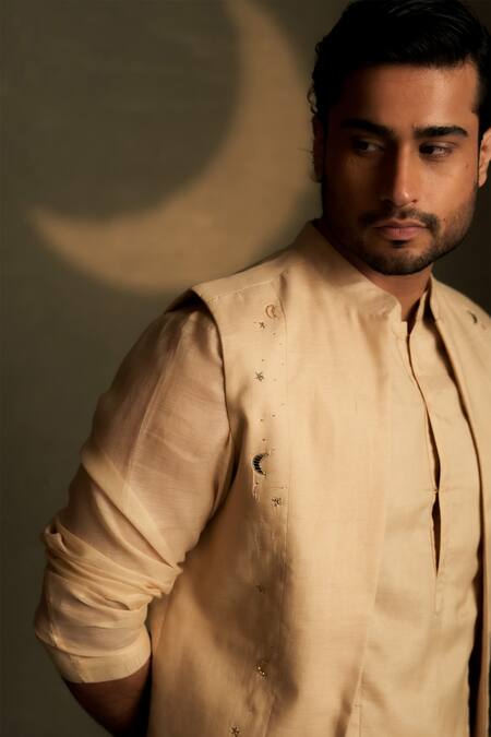 Shop Charkhee Beige Chanderi, Voile, Poplin Embroidery Mul Kurta And Bundi Set Online at Aza Fashions Shop_Charkhee_Beige Chanderi, Voile, Poplin Embroidery Mul Kurta And Bundi Set _Online_at_Aza_Fashions