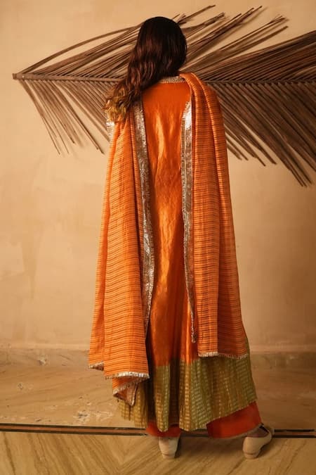 Myoho Mango Embroidered Kurta Set 