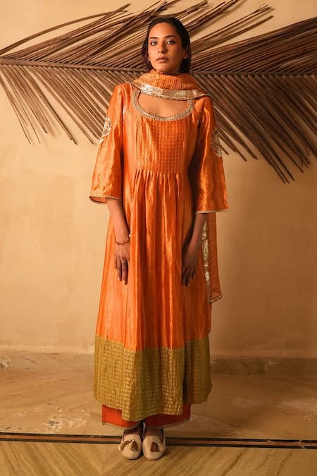 Myoho Mango Embroidered Kurta Set 