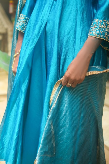 Buy_Myoho_Turquoise Dupion, Silk, Embroidery, Zari Front Slit Kurta Set _Online_at_Aza_Fashions