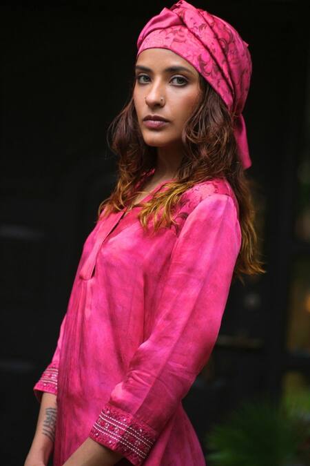 Buy_Myoho_Pink Satin Embroidery, Metallic Thread V-neck Tonal Print Kurta With Pant _Online_at_Aza_Fashions