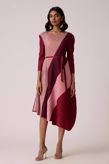 Scarlet Sage Maroon Polyester Round Neck Evelyn Colourblock Dress With Belt Online at Aza Fashions Scarlet Sage_Maroon Polyester Round Neck Evelyn Colourblock Dress With Belt_Online_at_Aza_Fashions