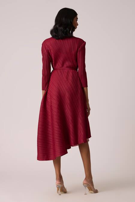Shop Scarlet Sage Maroon Polyester Round Neck Evelyn Colourblock Dress With Belt at Aza Fashions Shop_Scarlet Sage_Maroon Polyester Round Neck Evelyn Colourblock Dress With Belt_at_Aza_Fashions