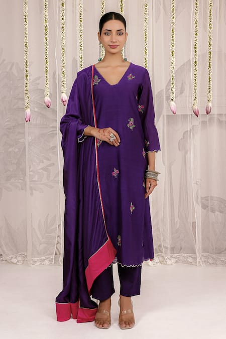 Buy_Myaara_Purple Chanderi Embroidery V-neck Kurta Pant Set 
