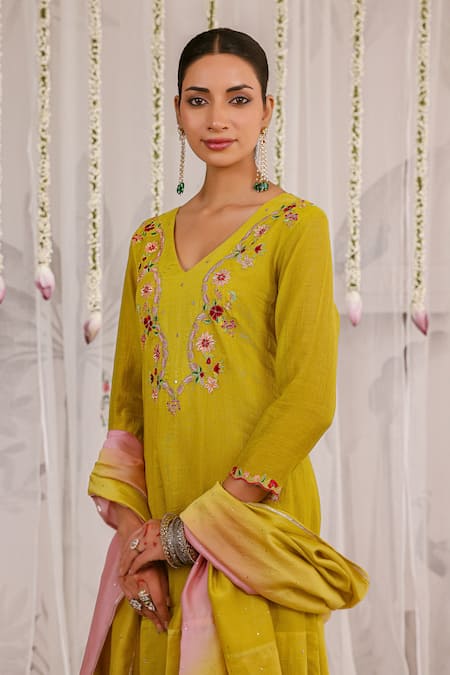 Myaara_Olive Green Chanderi Embroidery V-neck Floral Kurta Set _Online_at_Aza_Fashions