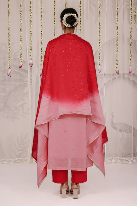 Myaara_Pink Chanderi Embroidery V-neck Kurta Pant Set _at_Aza_Fashions