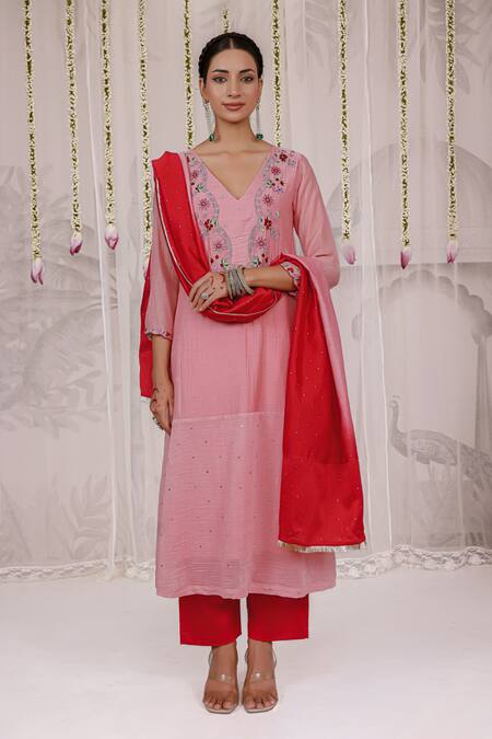 Buy_Myaara_Pink Chanderi Embroidery V-neck Kurta Pant Set 
