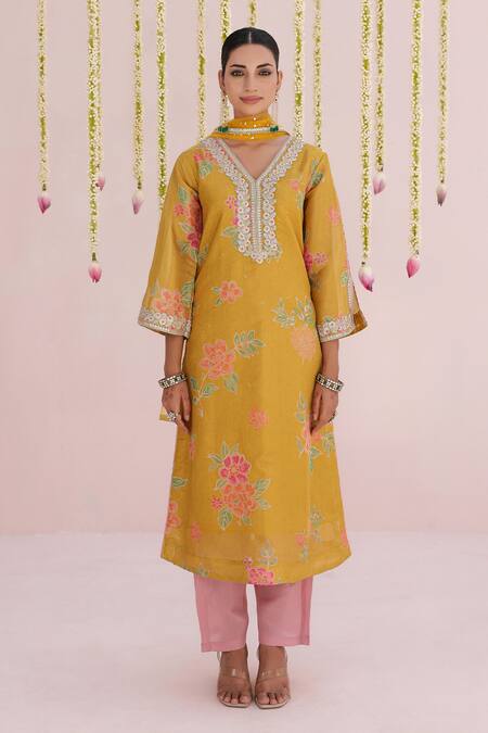 Buy_Myaara_Mustard Tissue Embroidery, Lace V-neck Floral Kurta Set 