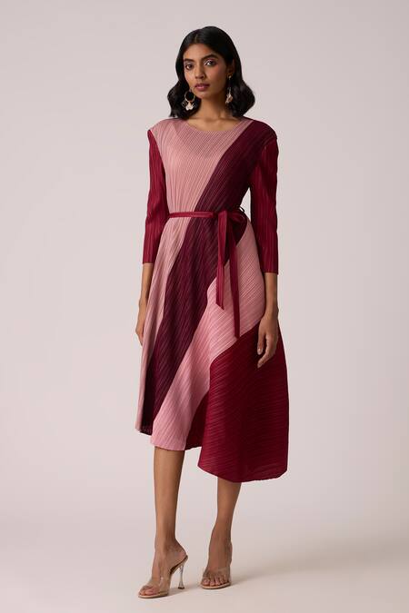 Scarlet Sage Maroon Polyester Round Neck Evelyn Colourblock Dress With Belt at Aza Fashions Scarlet Sage_Maroon Polyester Round Neck Evelyn Colourblock Dress With Belt_at_Aza_Fashions