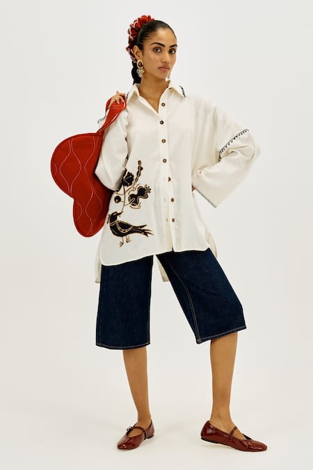 Jodi_Off White Cotton Applique, Embroidery Split V-neck Karbi Handloom Day Dress _at_Aza_Fashions