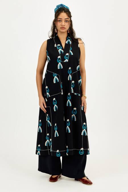 Shop_Jodi_Black Poplin V-neck Africana Printed Dress _Online_at_Aza_Fashions