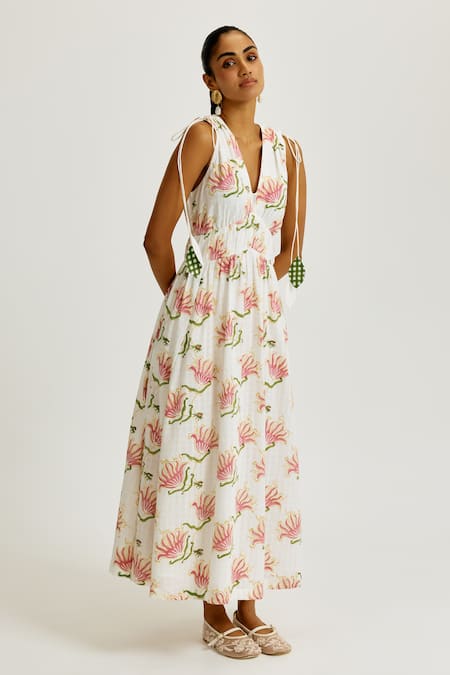 Buy Jodi White Handloom Cotton V-neck Moor Handwoven Dress Online at Aza Fashions Buy_Jodi_White Handloom Cotton V-neck Moor Handwoven Dress_Online_at_Aza_Fashions