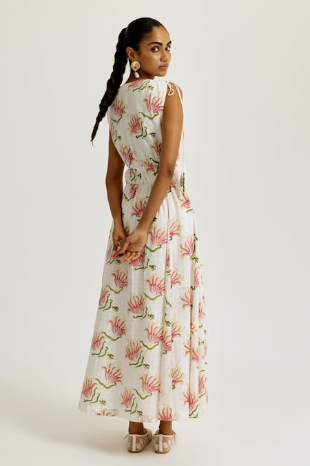 Shop Jodi White Handloom Cotton V-neck Moor Handwoven Dress at Aza Fashions Shop_Jodi_White Handloom Cotton V-neck Moor Handwoven Dress_at_Aza_Fashions