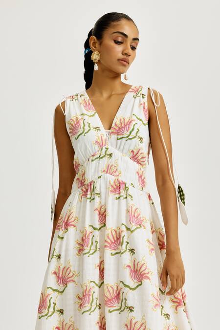 Shop Jodi White Handloom Cotton V-neck Moor Handwoven Dress Online at Aza Fashions Shop_Jodi_White Handloom Cotton V-neck Moor Handwoven Dress_Online_at_Aza_Fashions