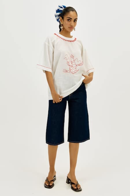 Jodi White Cotton Embroidery Round Neck Lobster T-shirt Online at Aza Fashions Jodi_White Cotton Embroidery Round Neck Lobster T-shirt _Online_at_Aza_Fashions