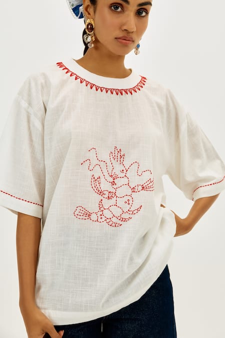 Buy Jodi White Cotton Embroidery Round Neck Lobster T-shirt Online at Aza Fashions Buy_Jodi_White Cotton Embroidery Round Neck Lobster T-shirt _Online_at_Aza_Fashions
