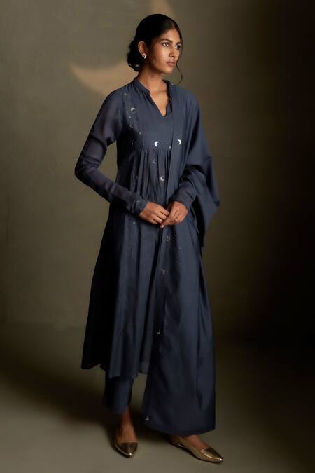 Shop Charkhee Navy Chanderi, Voile, Cotton Embroidery Split V-neck Moon Pattern Kurta Set Online at Aza Fashions Shop_Charkhee_Navy Chanderi, Voile, Cotton Embroidery Split V-neck Moon Pattern Kurta Set _Online_at_Aza_Fashions