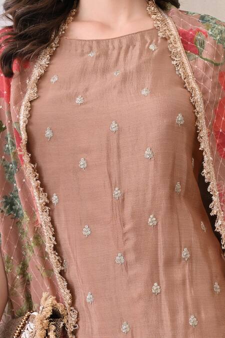 Shop Peenacolada Peach Chinon, Crepe Embroidery, Sequins, Zari Floral Pattern Cape And Skirt Set Shop_Peenacolada_Peach Chinon, Crepe Embroidery, Sequins, Zari Floral Pattern Cape And Skirt Set