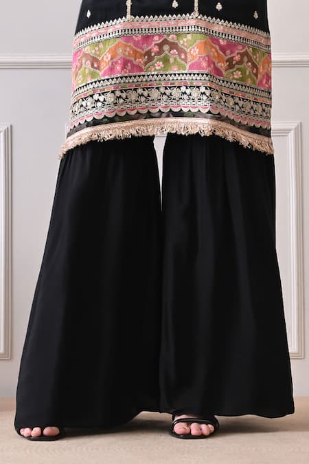 Peenacolada_Black Crepe Embroidery, Sequins, Zari, Lace, Fringe Floral Pattern Kurta Set _Online_at_Aza_Fashions