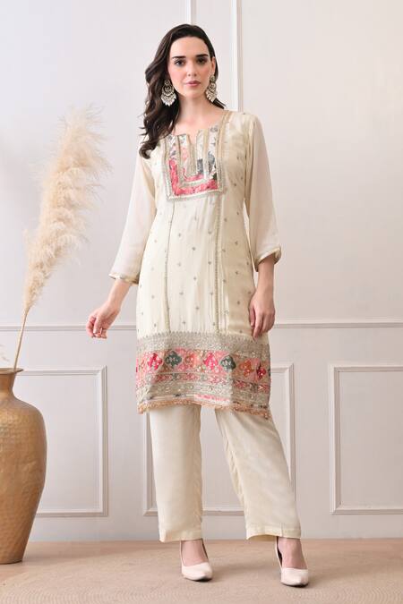 Peenacolada Cream Crepe, Chiffon Embroidery, Sequins, Zari Split Floral Pattern Kurta Set at Aza Fashions Peenacolada_Cream Crepe, Chiffon Embroidery, Sequins, Zari Split Floral Pattern Kurta Set _at_Aza_Fashions