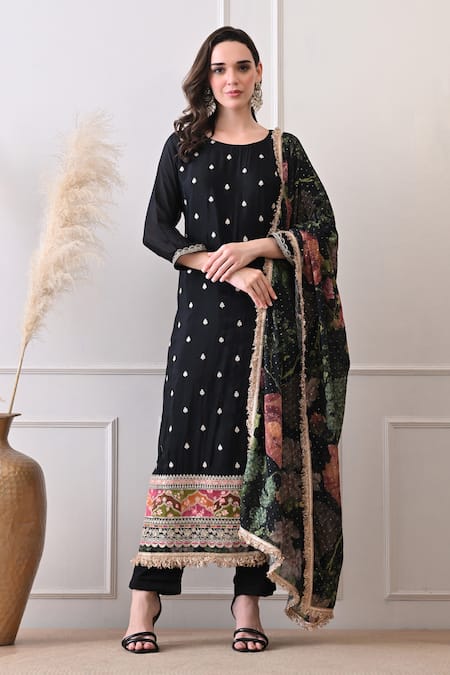 Peenacolada Black Chinon, Crepe Embroidery, Sequins, Zari, Lace Floral Pattern Kurta Set 